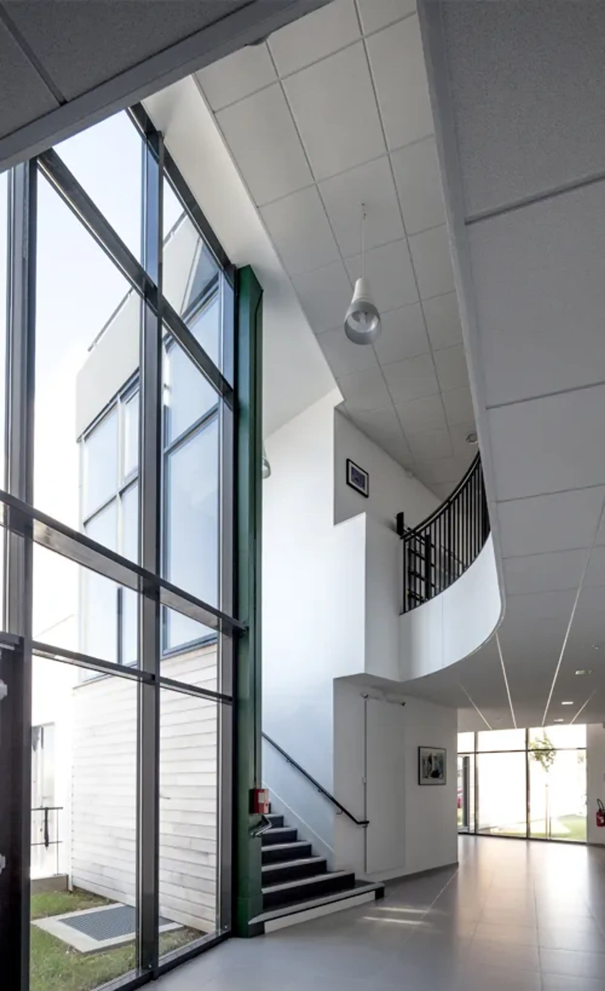 Hall et escalier de la DSI du Calvados