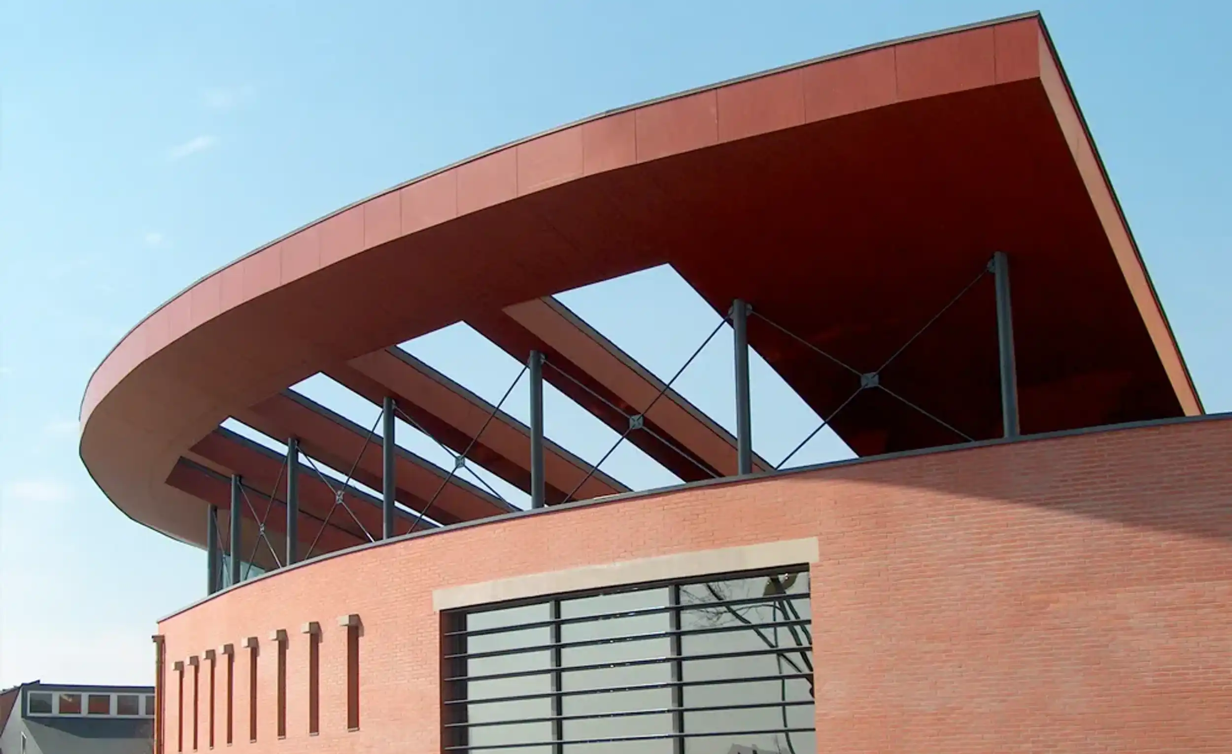 lignes de façade de médiathèque par DHD Architectes